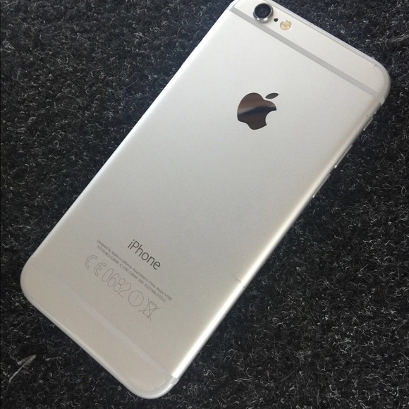 Silver IPhone 6 - Picture 1 of 2